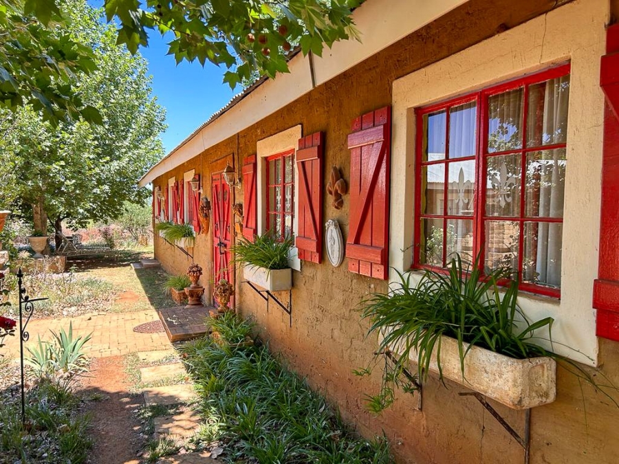 8 Bedroom Property for Sale in Potchefstroom Rural North West
